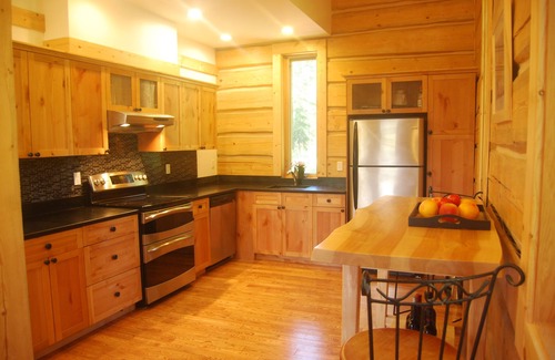 Mount Robson Cabin | Experience Natural Log Lodge in Mt. Robson Park, Alberta