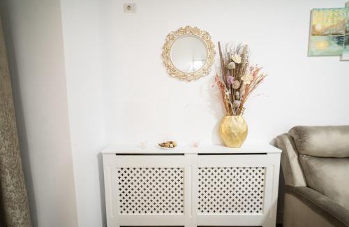 Sector 5 Apartment | Natural Luxury Studio Central Adress Residence