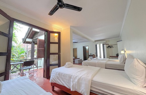 Sangkat Sla Kram Hotel | Relaxing Getaway at Natural Relax Villa with Pool & Restaurant
