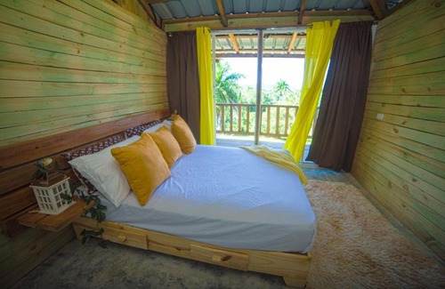 La Colorada Cabin | Natural Retreat with Jacuzzi and Stunning Views in Vista al Valle