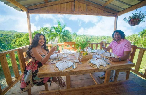 La Colorada House | Natural Retreat with Jacuzzi and Stunning Views in Vista al Valle