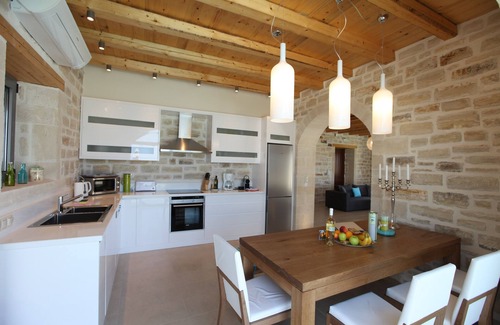 Atsipópoulon Villa | Villa Lemoni: Breathtaking Oceanfront Views & Heated Pool
