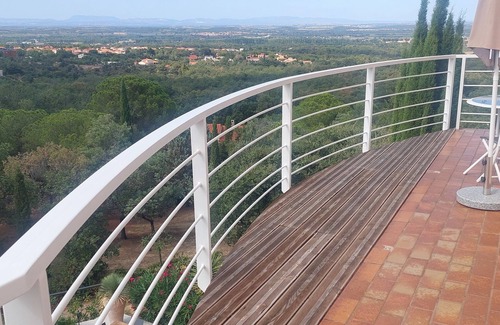Laroque-des-Alberes Apartment | Relaxing Getaways Near the Sea with Pool and Spa