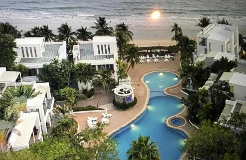 Chakphong House | Beachfront Samet House with Pool and Ocean View