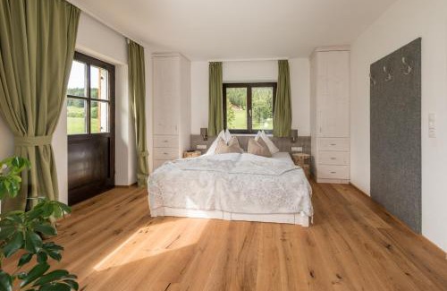 Ramsau am Dachstein Apartment | Experience Naturchalet Höflehner: 4-Star Family Retreat