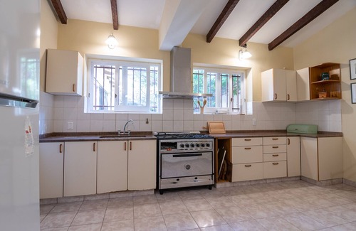 Ascochinga Ski Chalet | Immerse Yourself in Nature with Ocean View & Spa Amenities