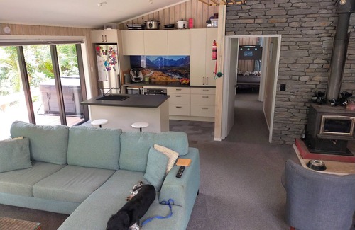 Nelson Region Cabin | Nature based cabins 10mins from Nelson Group friendly 4 cabins & 2 bedroom house
