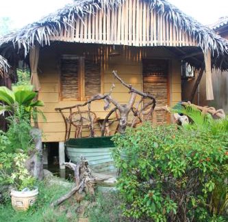 Trincomalee House | Idyllic Nature Beach Huts with Ocean View and Private Beach