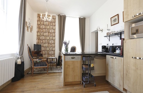 Chinon Apartment | Family-Friendly NATURE & CHATEAUX Apartment with Kitchen