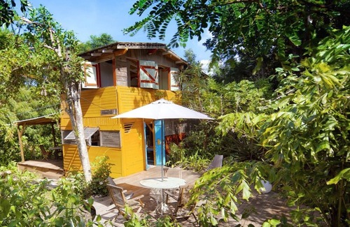 Saint-Francois House | Eco-Friendly Escape at La Kaz à Mo with Ocean Views