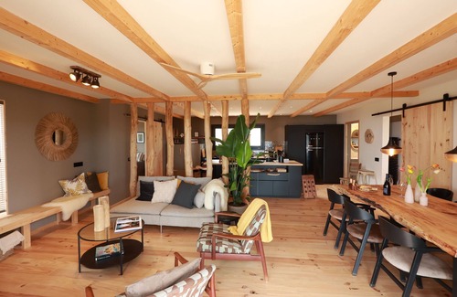 Sant Vicenc de Montalt Ski Chalet | Relaxing Nature Cabin with Ocean View near Barcelona