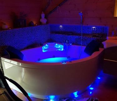 Lauw Hotel | Relaxing Nature et Spa with Inviting Amenities Await You