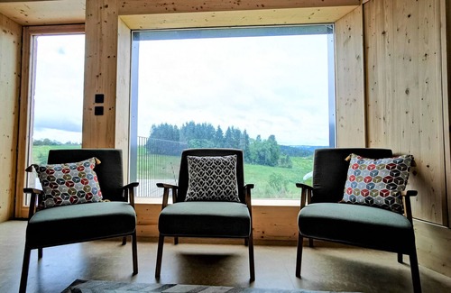 Saint-Victor-sur-Arlanc Cottage | Spacious Gite in Saint-Victor-sur-Arlanc for 10 Guests