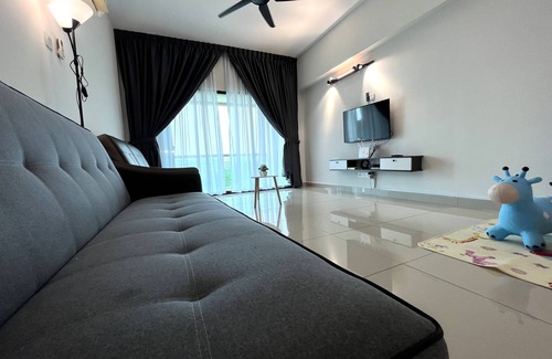 Taman Istana Apartment | Relaxing Nature Green View @ Kinta Riverfront with Pool
