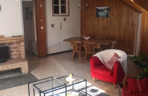 Moutiers Apartment | Explore Nature in Summer & Skiing in Winter at 3 Valleys