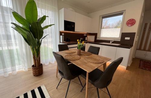 Szeged Apartment | Tranquil Nature Retreat in the City - Guest Rated 9.9/10