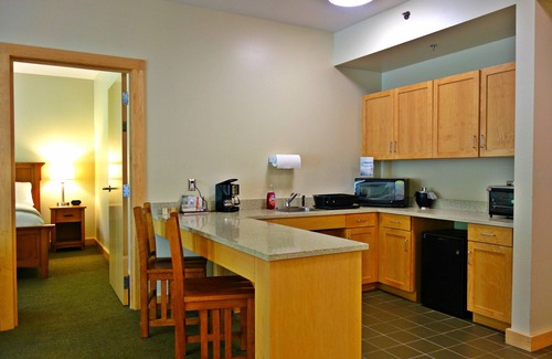 Howard Hotel | Discover Nature Inn At Bald Eagle: Guest Rated 9.8/10