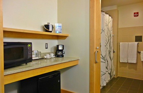 Howard Hotel | Discover Nature Inn At Bald Eagle: Guest Rated 9.8/10