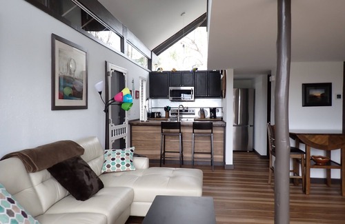 Crystal River Condo | Experience Nature's Beauty: Poolside Relaxation Awaits!