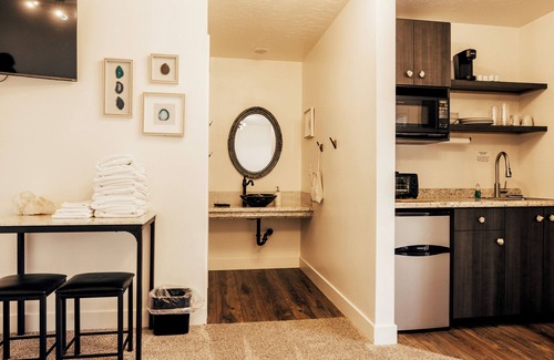 Jensen Cabin | Nature Lodge for Family Reunions & Corporate Retreats