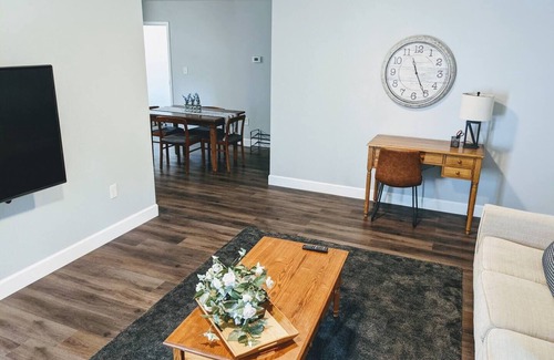 Calhoun Apartment | Idyllic Nature Lodge Studio 6 with River Access & Pool