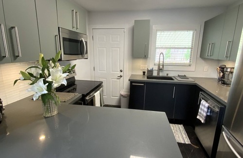 Montrose House | Nature Lover’s Retreat: Perfect Parkside Escape Near Downtown