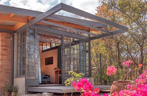 Harare House | Tranquil Nature on the Hill: 4-Star Family-Friendly Retreat