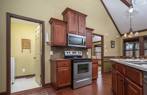 Lynn House | Cozy Family Cabin with Fire Pit and Fenced Yard Retreat