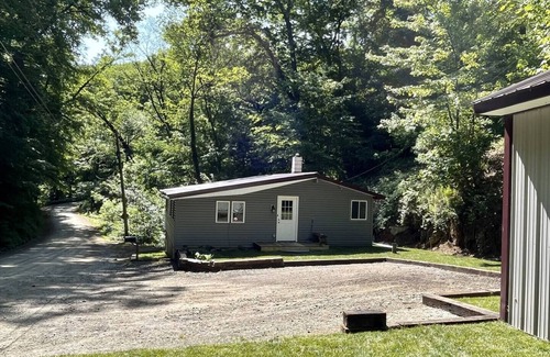 Delta Cabin | Experience Nature's Grove Cabin: Top Rated with Breakfast