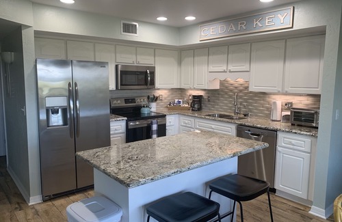 Cedar Key Condo | Beautiful Condo Near Marina & Downtown - 10/10 Guest Rated!