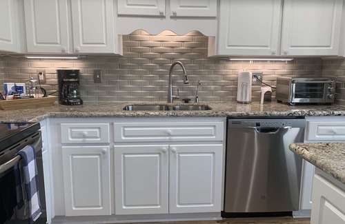 Cedar Key Condo | Beautiful Condo Near Marina & Downtown - 10/10 Guest Rated!