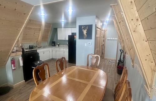 Au Gres Cabin | Unforgettable Nature's Nest Lakeview with Ocean Views & Breakfast