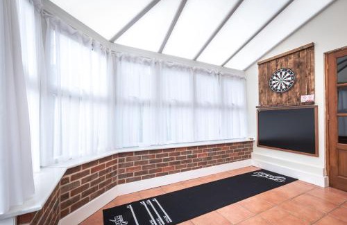 New Forest District House | Serene Forest Cottage: Pet-Friendly Retreat with High Ratings