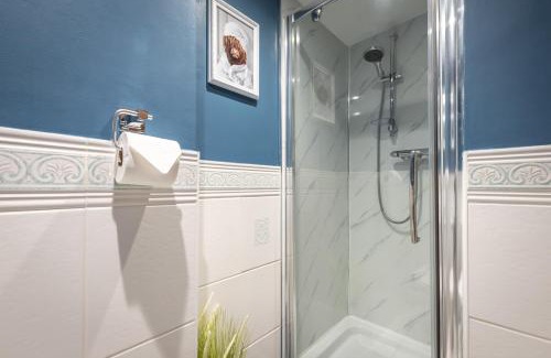 New Forest District House | Serene Forest Cottage: Pet-Friendly Retreat with High Ratings