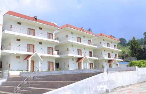 Yelagiri Resort | Explore Nature's Trail: Family-Friendly with Pool & Dining