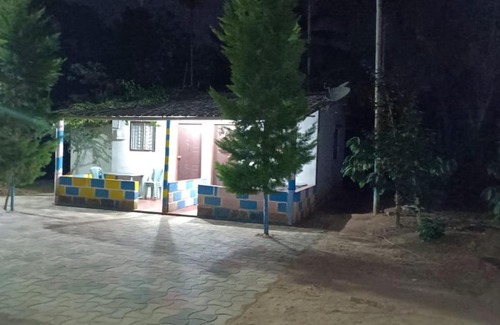 Piriyapatna House | Tranquil Nature View Cottage with Pool & Pet-Friendly Stay