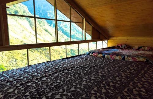 Gunehr Hotel | Nature's Edge: Guest Rated 10/10 with Family & Pet Benefits