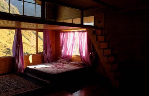 Gunehr Hotel | Nature's Edge: Guest Rated 10/10 with Family & Pet Benefits