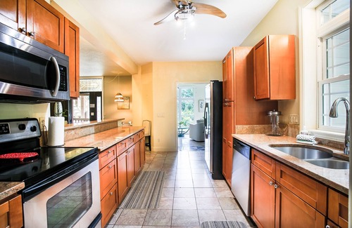 Asheville House | Explore Natures Haven: Pet-Friendly Retreat with Breakfast