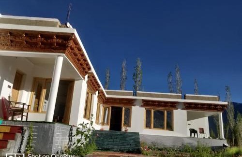 Hunder House | Nature's View Residency: Guest Rated 8/10 with Breakfast