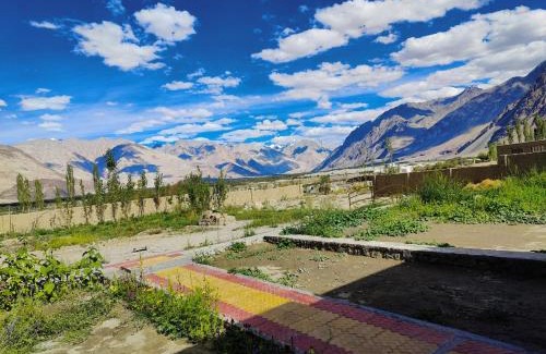 Hunder House | Nature's View Residency: Guest Rated 8/10 with Breakfast