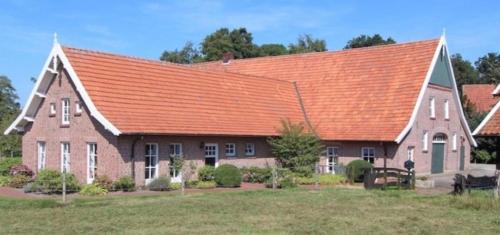 Wilsum Apartment | Family-Friendly Naturhof Buschwiesen - Wohnung Lama Awaits