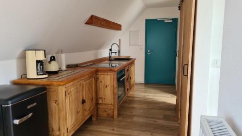 Wilsum Apartment | Family-Friendly Naturhof Buschwiesen - Wohnung Lama Awaits