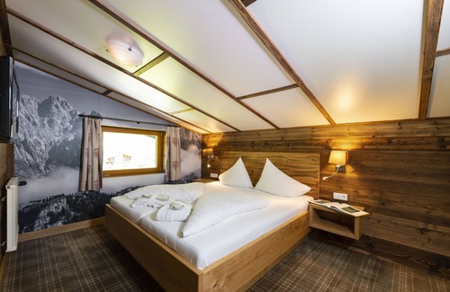 Sankt Jakob in Haus Hotel | Experience Naturhotel Kitzspitz: 4-Star Retreat with Spa