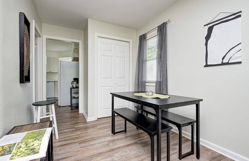 Indianapolis House | Cozy 2-Bedroom Retreat in Indianapolis with Great Amenities
