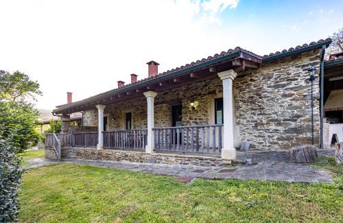 Arnego House | Experience Casa Don Benito: Pet Friendly & Family Ready