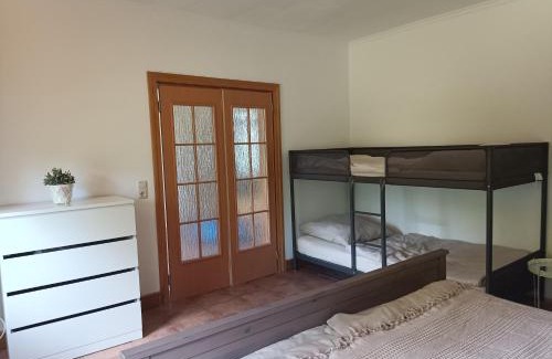 Friedrichsruhe Apartment | Family-Friendly Naturnahe Ferienwohnung with Great Ratings