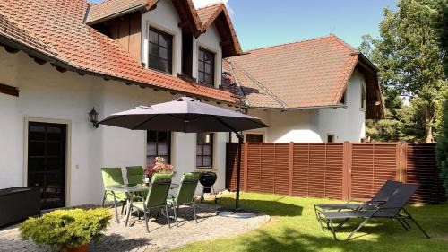 Neuzelle Apartment | Inviting Guest Apartment in Heidelandhaus Henzendorf