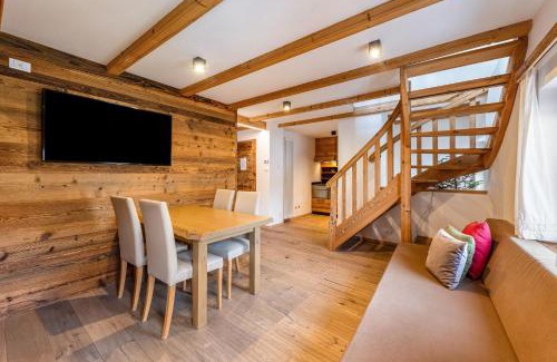 Trodena Apartment | Discover Naturoase Stegerhof Apt Vergissmeinnicht Poolside