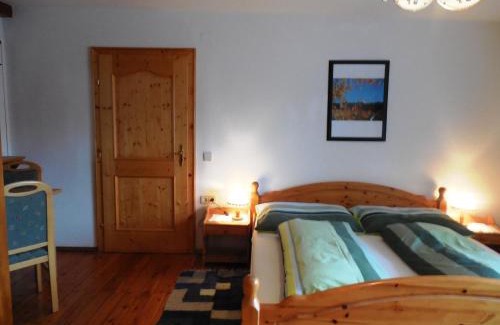 Mariahof House | Pet-Friendly Naturpark Bauernhof Sperl: Family Fun Awaits